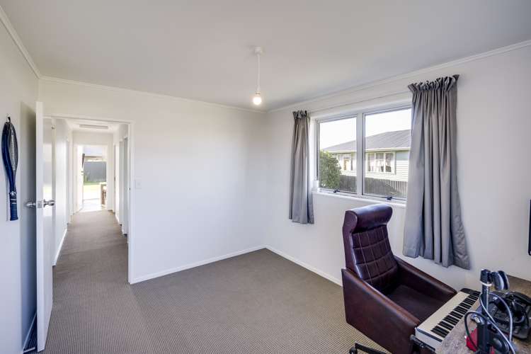 8 Lyttelton Crescent Tamatea_19