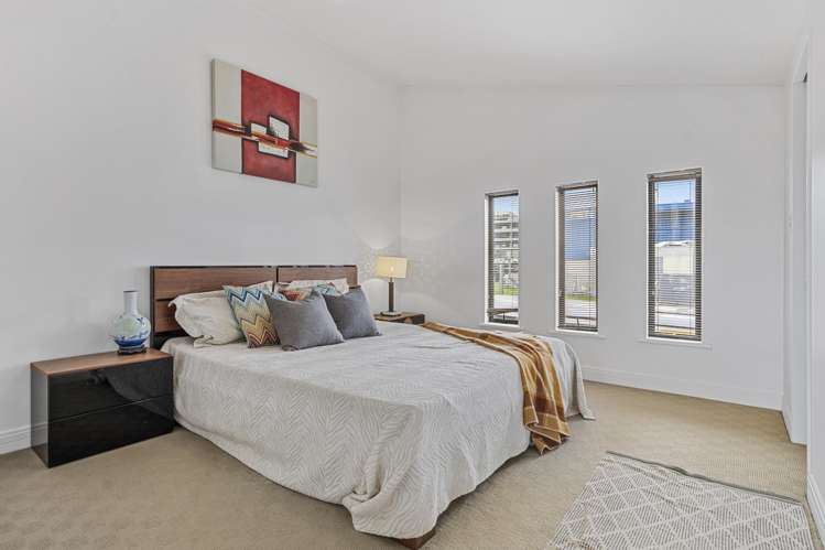 2F/5 Furneaux Way Remuera_13