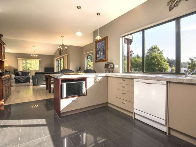 112 Boons Valley Road Waikawa_11