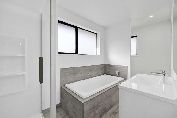 120 Seaview Road Westown_13