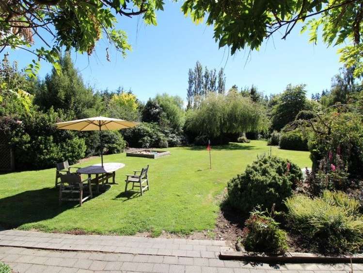 15 Toogood Road Winton Surrounds_10