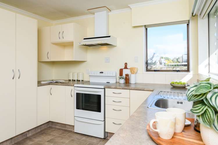 8 Heayns Place Feilding_14