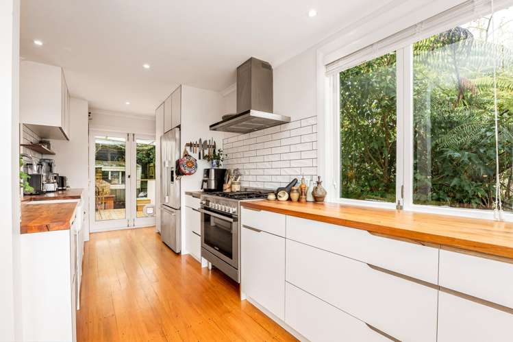 73 Sunshine Avenue Karori_4