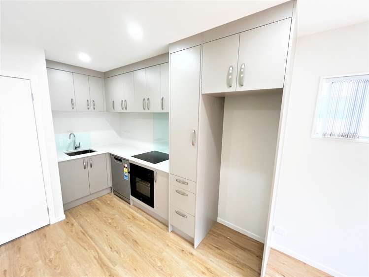 G03/3 Beaumonts Way Manurewa_6