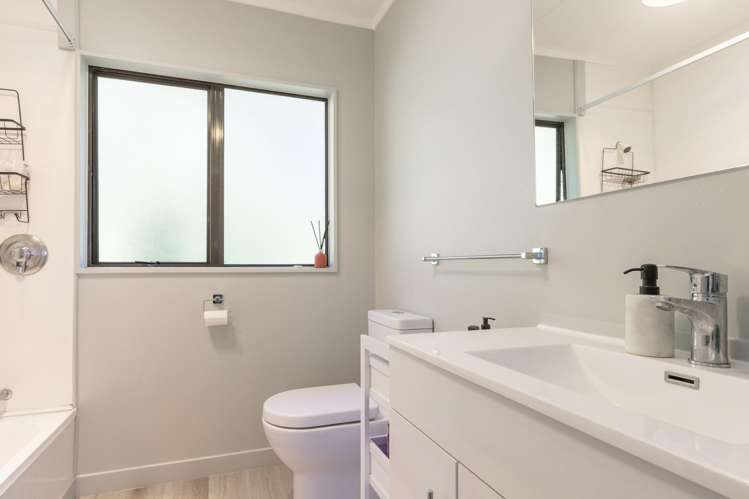 18 Motutahae Street Taupo_14