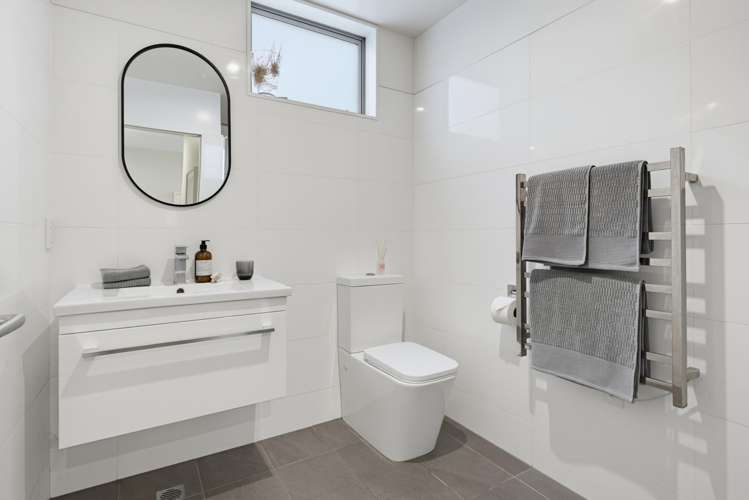 352 Queens Drive Lyall Bay_22