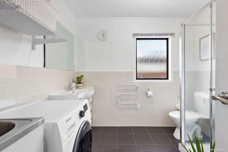 2/35 Russell Road Manurewa_5