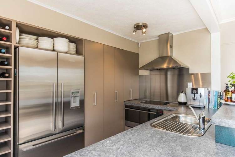 10 Kiwi Esplanade Mangere Bridge_7