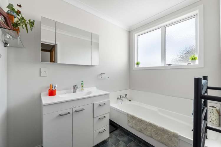 8 Orlando Street Stratford_13