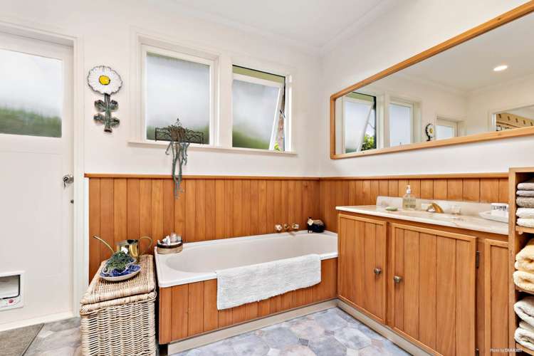 53 Seacliffe Avenue Belmont_12