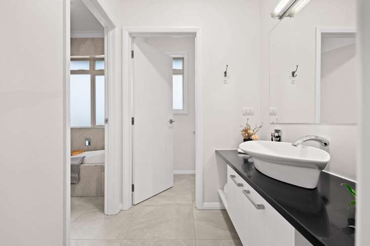 136 Saint James Drive Huntington_23