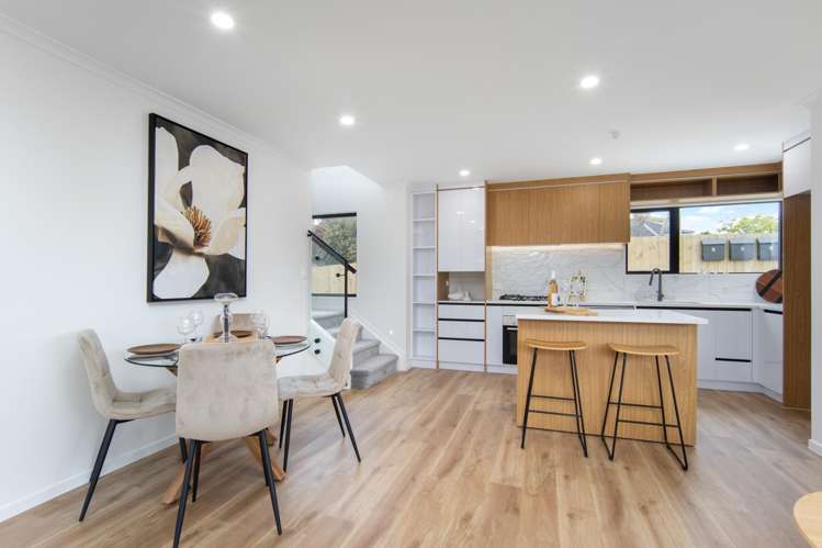 70 Golf Road New Lynn_5