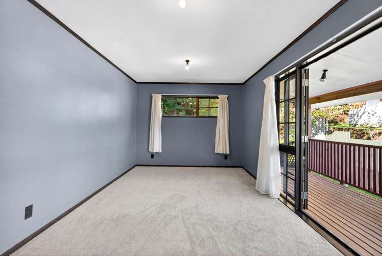 52 Antrim Crescent Wainuiomata_11