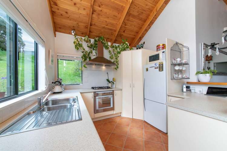 10 Aydon Road Titirangi_8