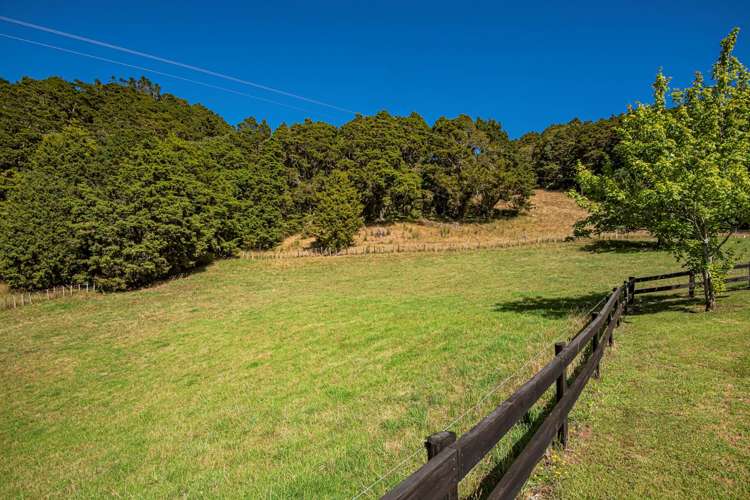 21 Going Road Matarau_29