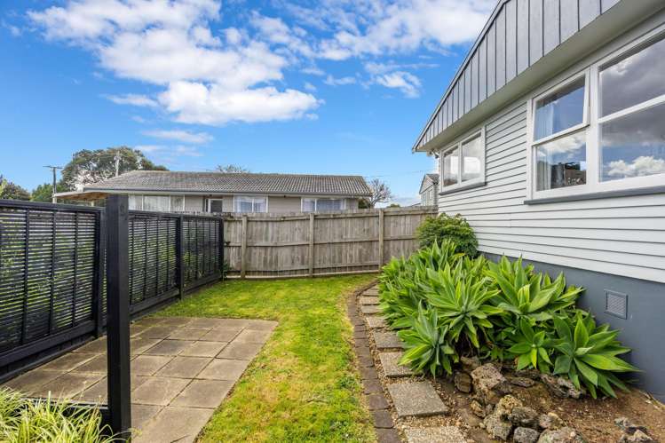 1/92 Commissariat Road Mt Wellington_16