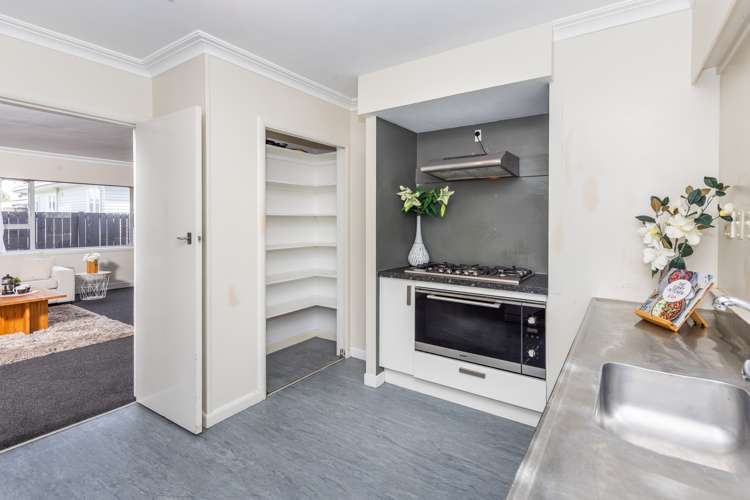 196 Clyde Street Hamilton East_17