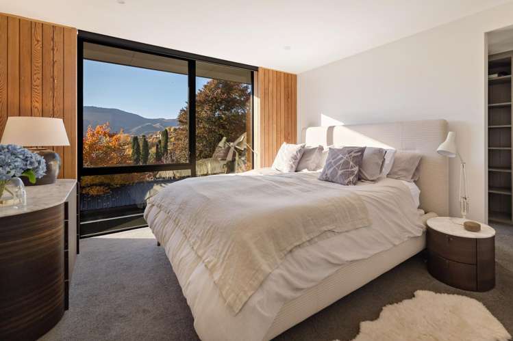 27 Arrowtown-Lake Hayes Road Lake Hayes_13