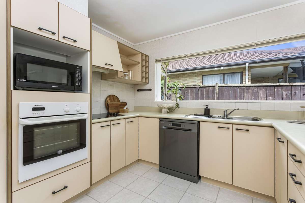 66 Te Atatu Road_5