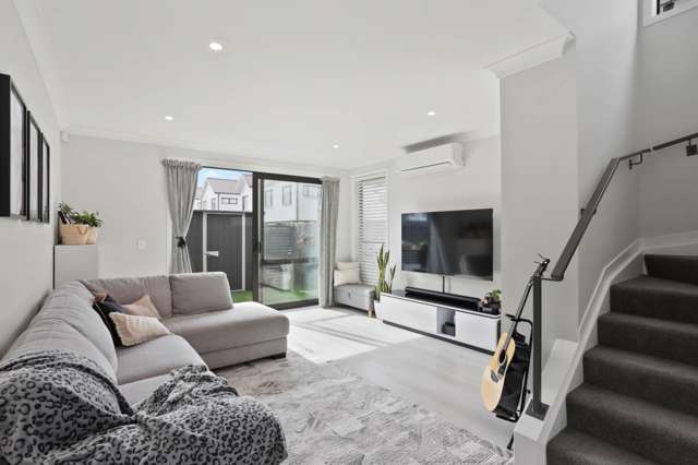 Side Lot Gem with Privacy and Views