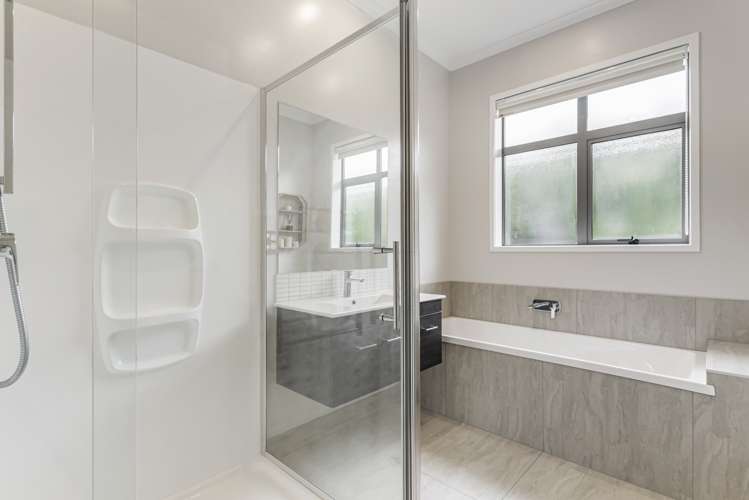 39 Twin Parks Rise Papakura_17