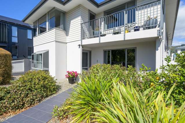 Central City Stunning Executive 2 Bed + Office Apartment
