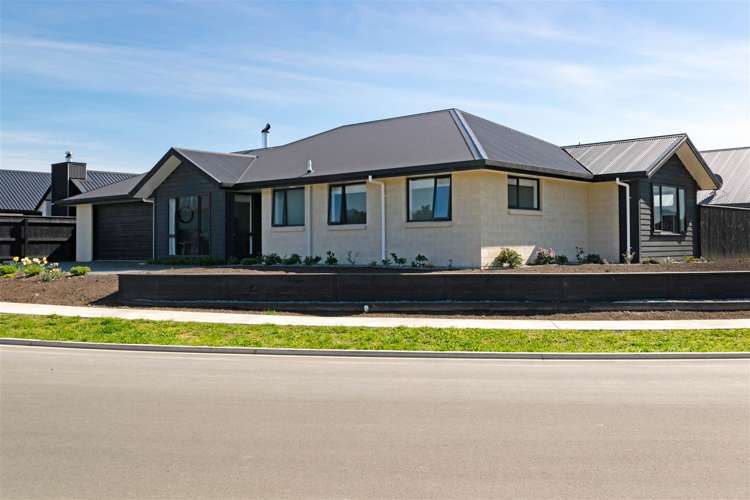 14 Catalina Crescent Burleigh_19