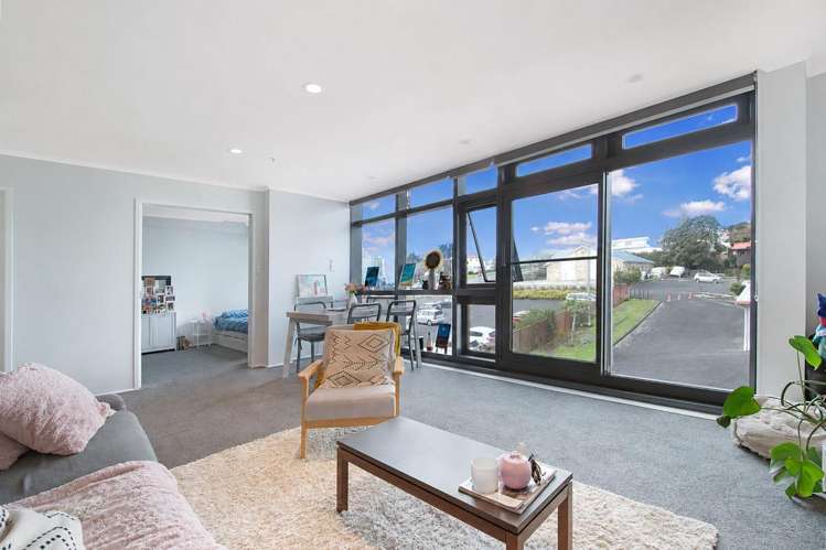 14E/30 Westward Ho_1