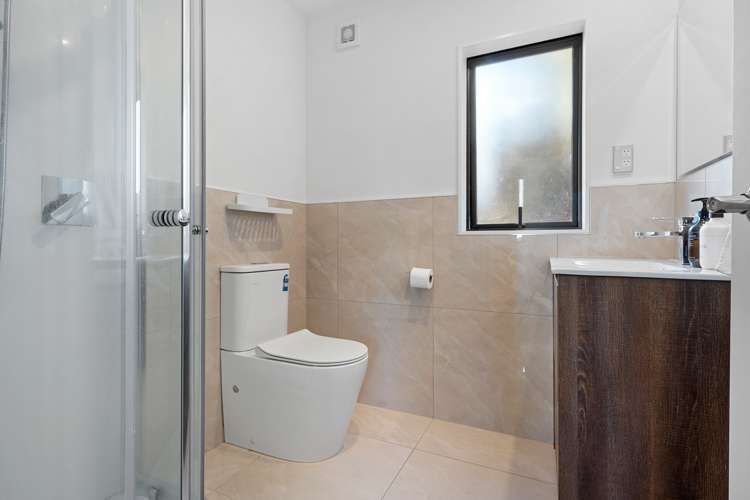 17 Korama Lane New Lynn_17