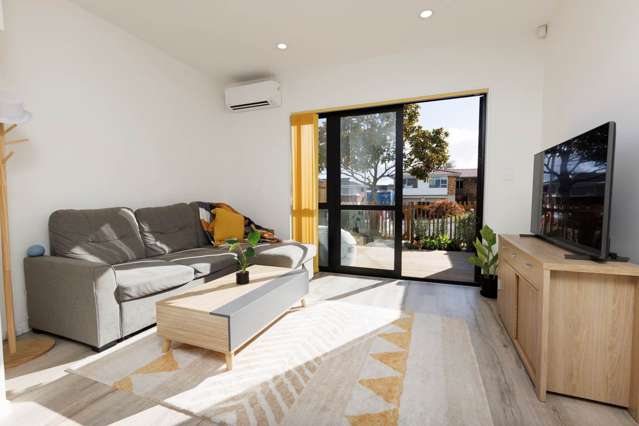 1/77 Glenmore Road Sunnyhills_1