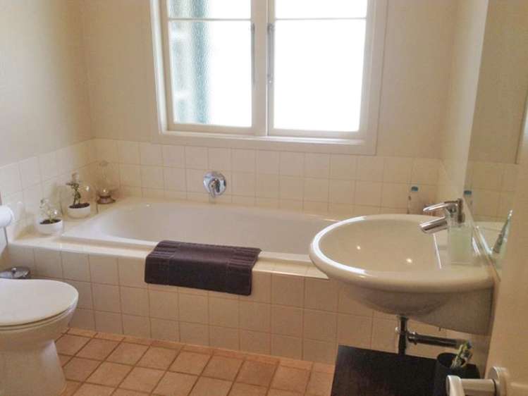 36 Golf Road Epsom_16