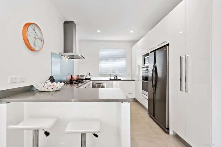 99 Mackay Drive Greenhithe_15