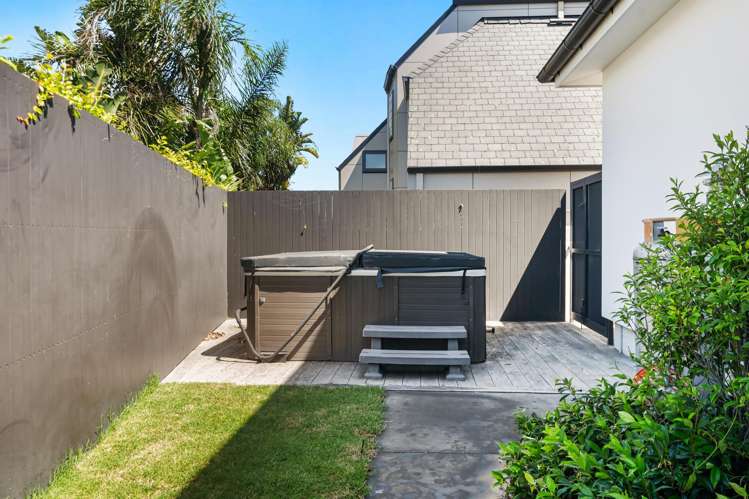 2/203 Marine Parade Mt Maunganui_25