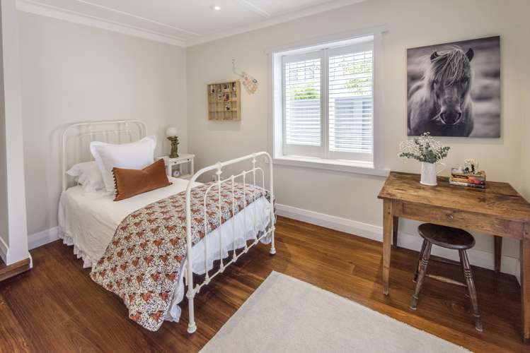 111 Vauxhall Road Narrow Neck_16