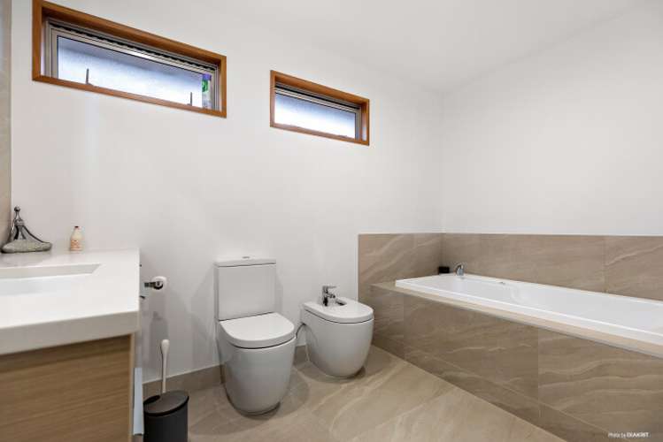 27a Saltburn Road Milford_17