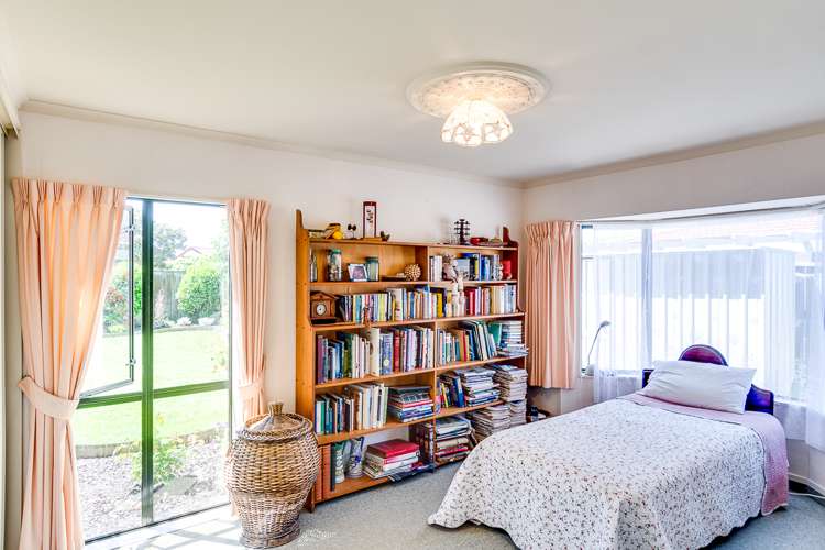 10 Knightsbridge Place Taradale_15