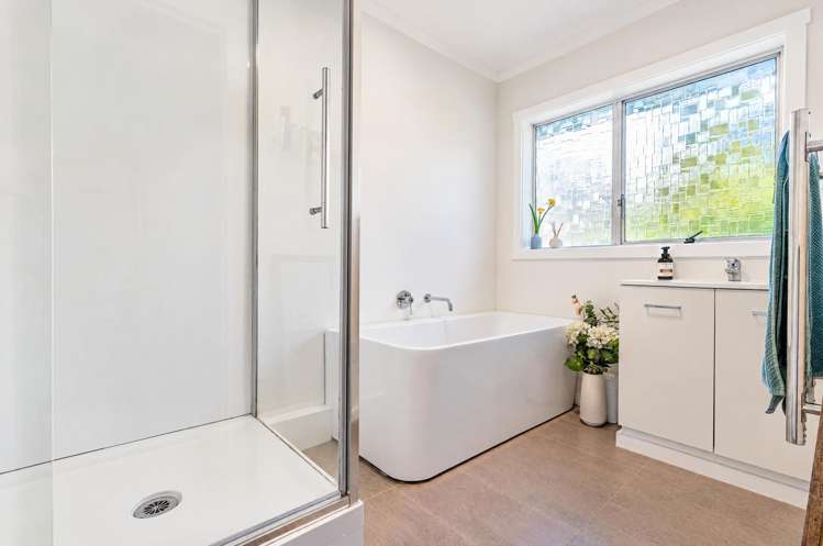 12 Rene Place Sunnyhills_15