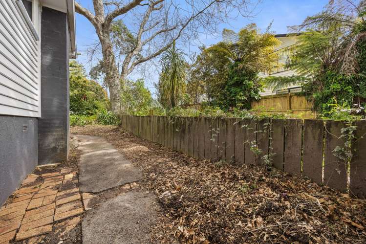 36 Lowtherhurst Road Massey_16