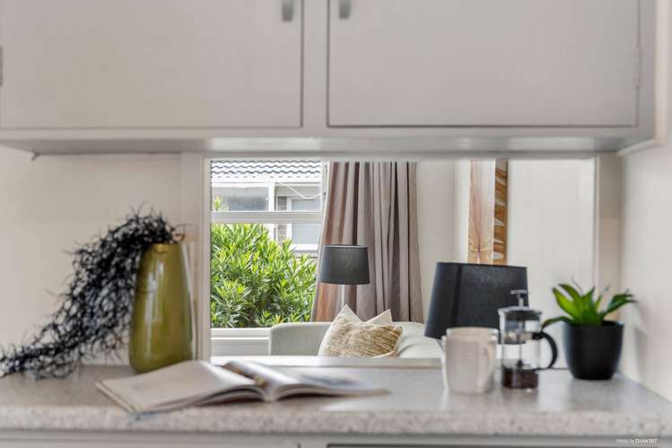 2/769 Beach Road Browns Bay_5