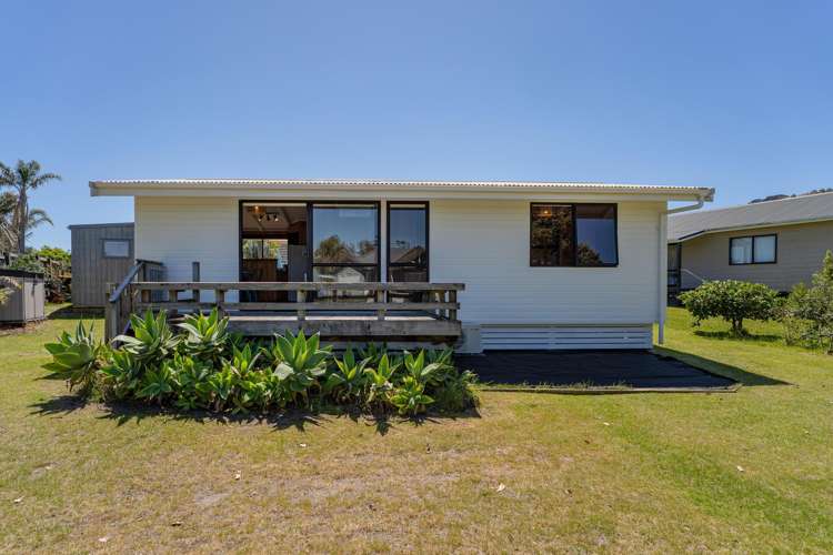117 Winslow Place Matarangi_22