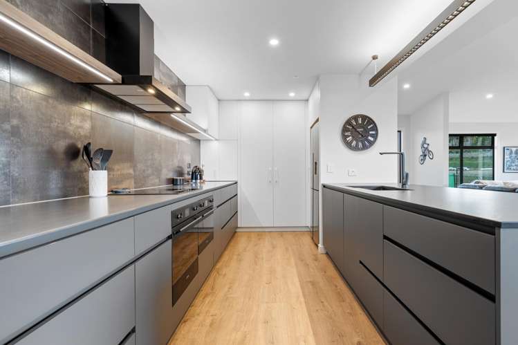 64 Les Wakefield Road_5