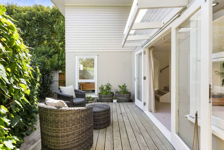 8 Shanaway Rise Hillcrest_12