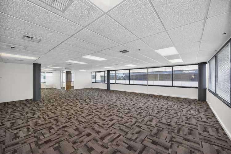 10/2B William Pickering Drive Albany_5