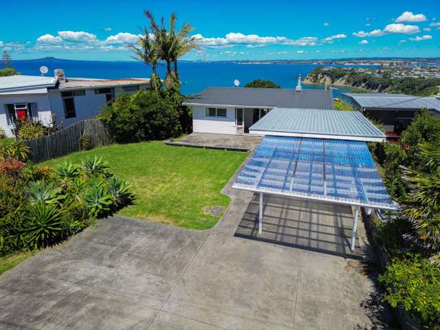 29 Roberts Road Matakatia_1