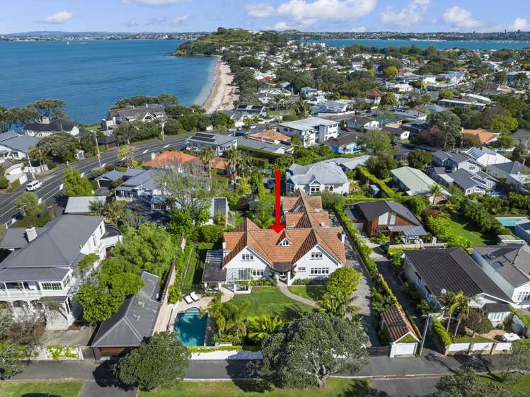1 Ascot Avenue Narrow Neck_1
