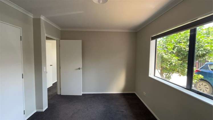 8D Inverness Avenue Hamilton East_9