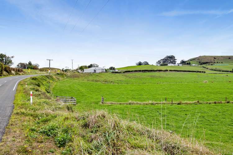 617 Rawhitiroa Road Eltham_36