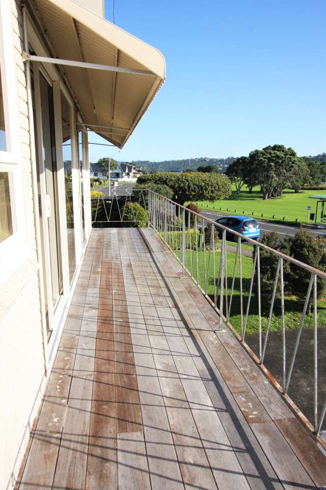 74 Kiwi Esplanade Mangere Bridge_2