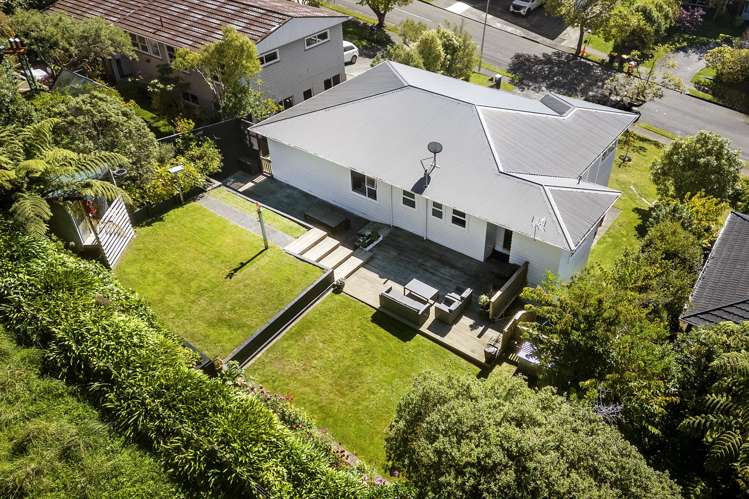 37 Sunrise Boulevard Tawa_24