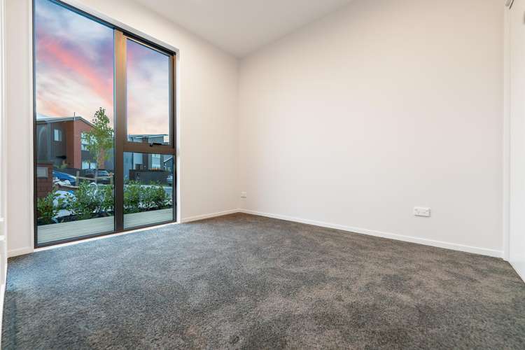 8 Paretao Street Massey_11